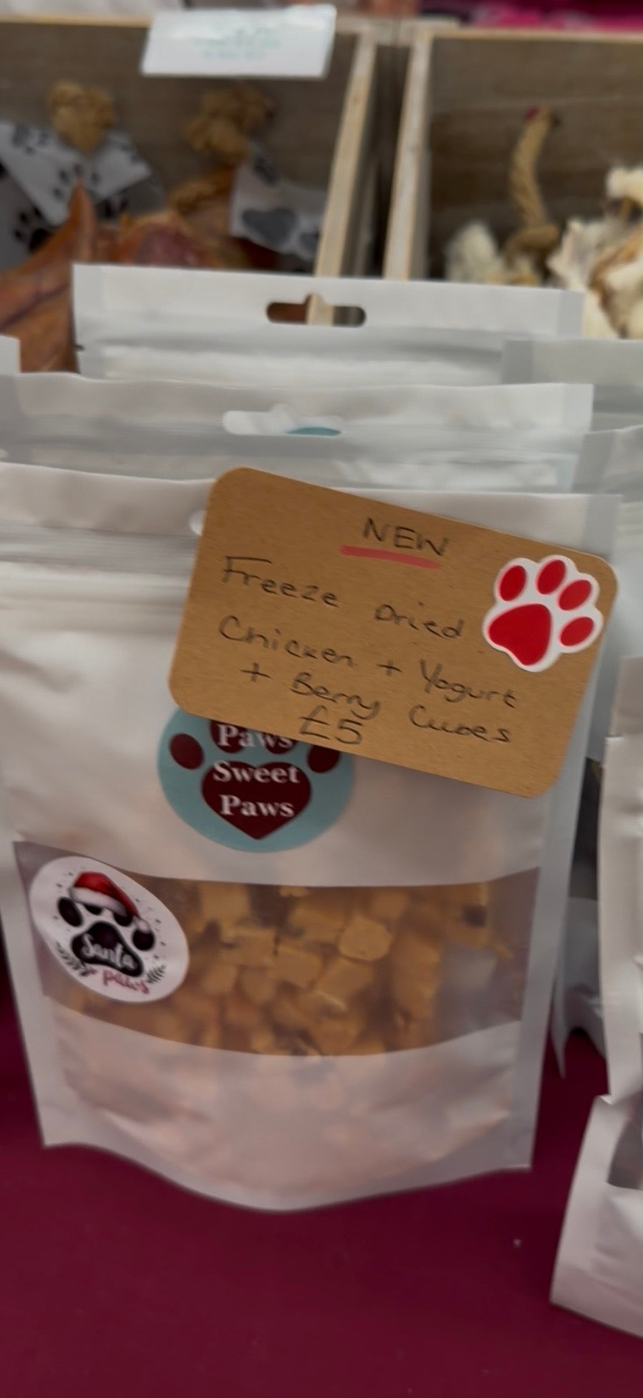 Freeze Dried Chicken, Yogurt & Berry Cubes